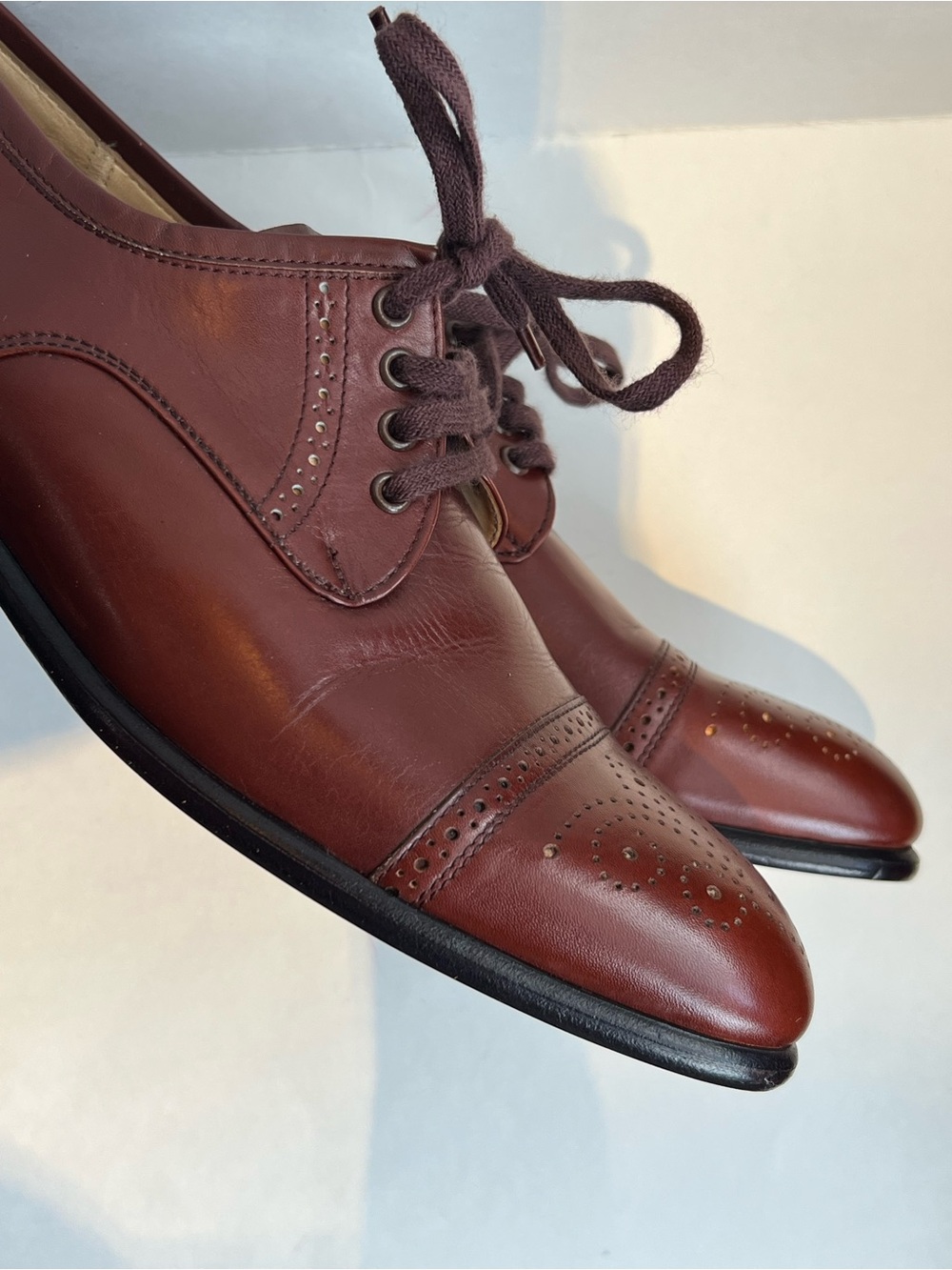 Vintage Men's Brown Leather Cap-Toe Brogue Oxfords